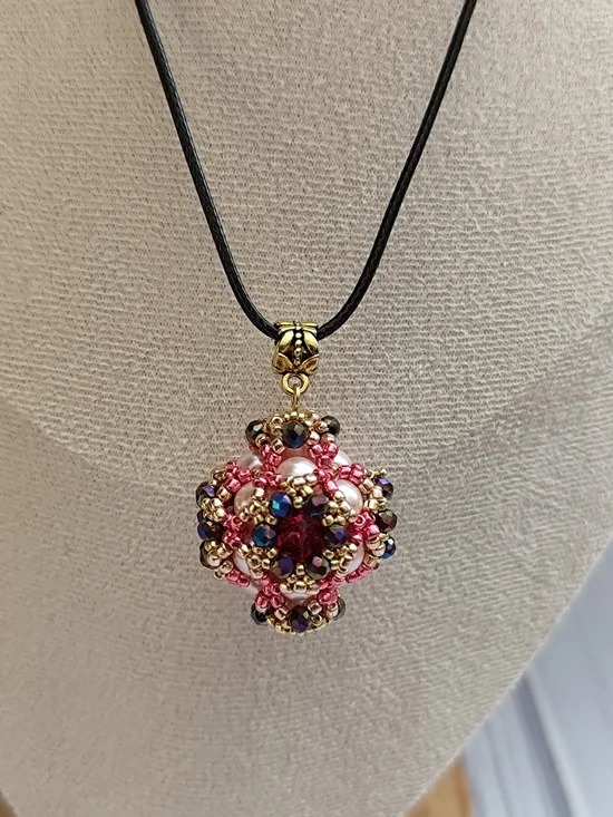 Handmade Pink and Gold Crystal Bead Pendant Necklace - Picture 1 of 8